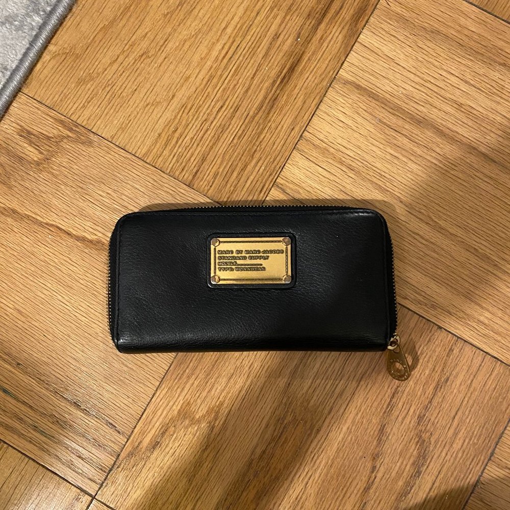 Marc by Marc Jacobs Classic Q Slim Wallet In Black Leather